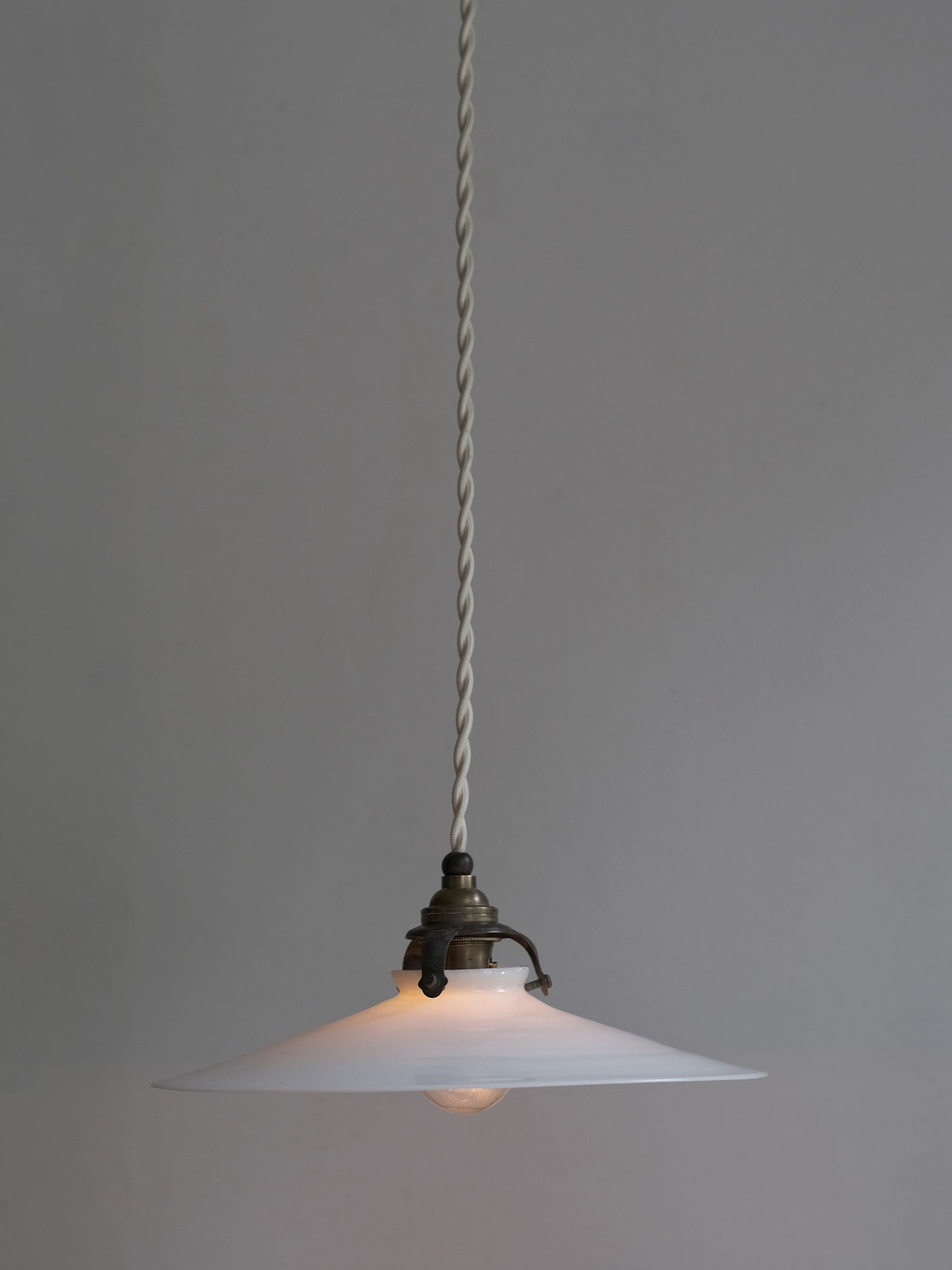 GLASS SHADE LAMP : F