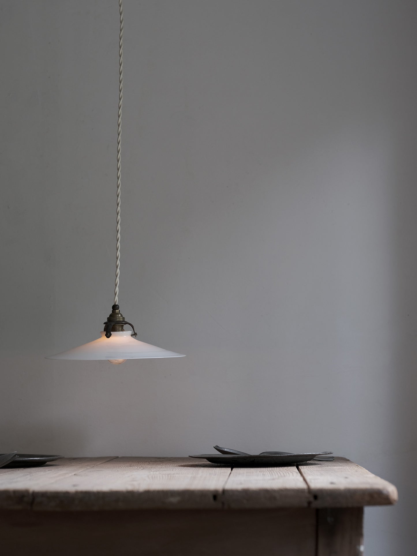 GLASS SHADE LAMP : F