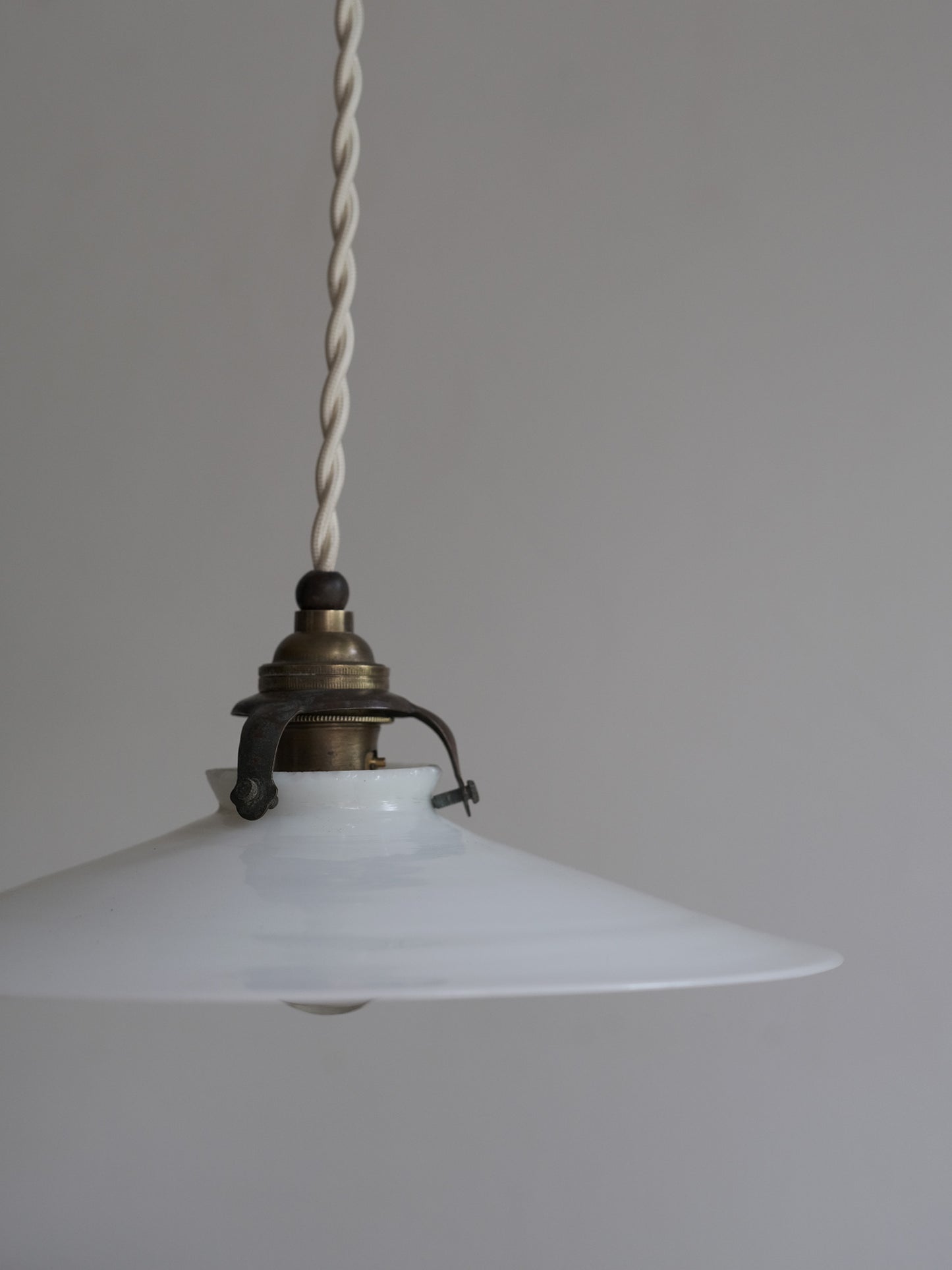 GLASS SHADE LAMP : F