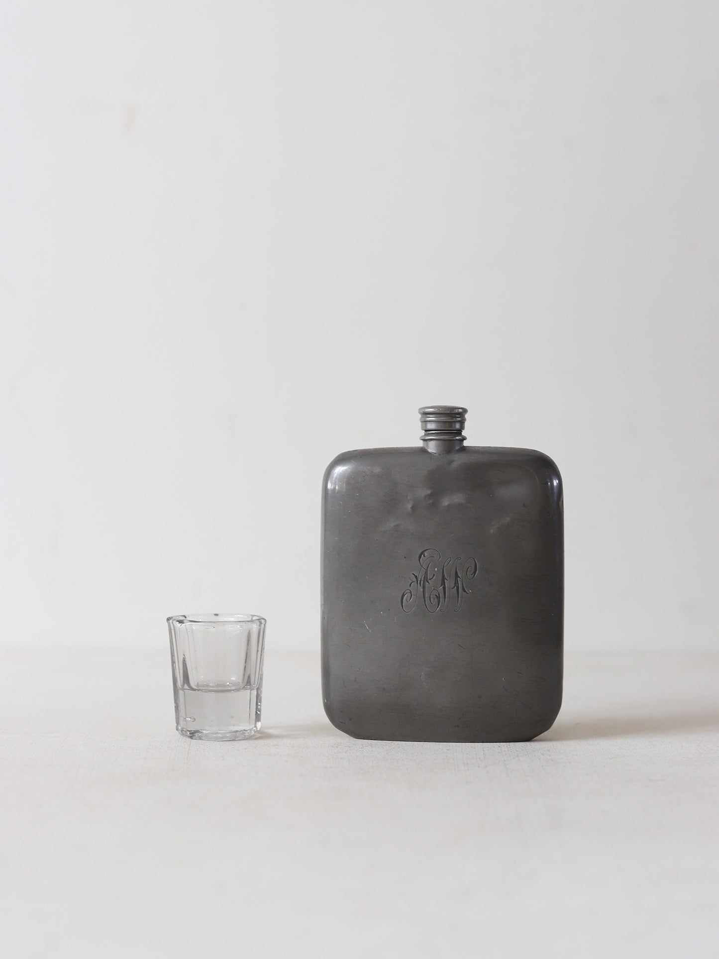 HIP FLASK & GLASS