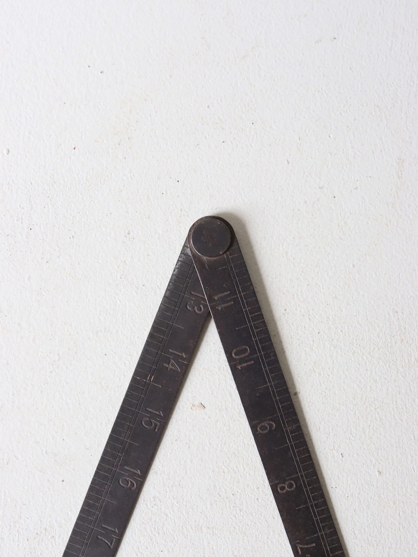 FOLDING RULER