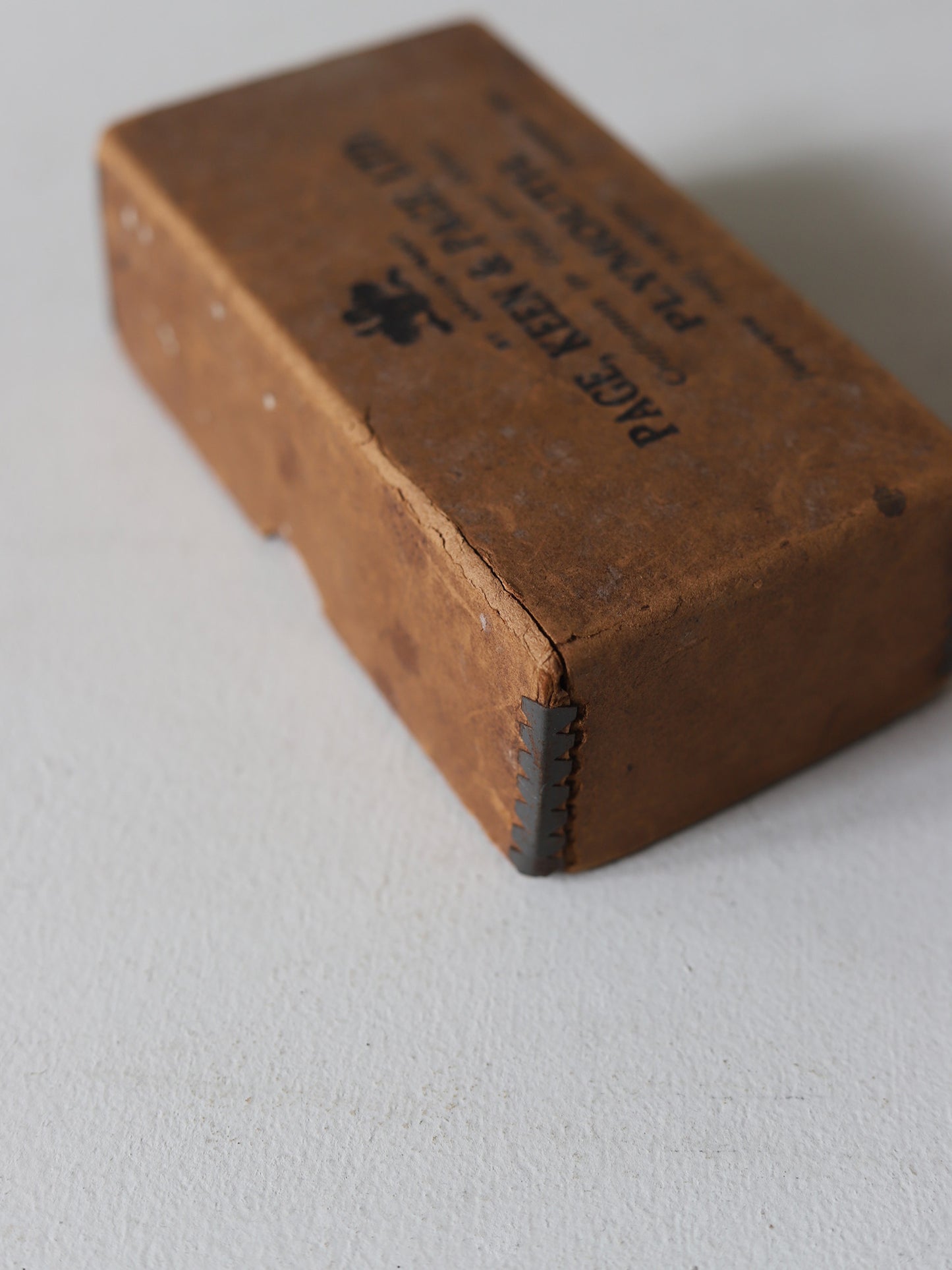 UK PAPER BOX