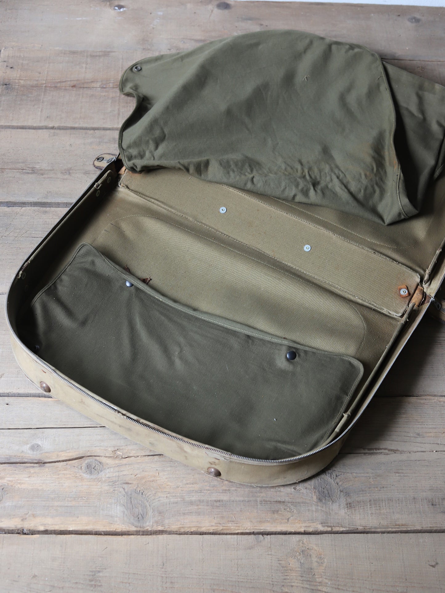 GARMENT BAG