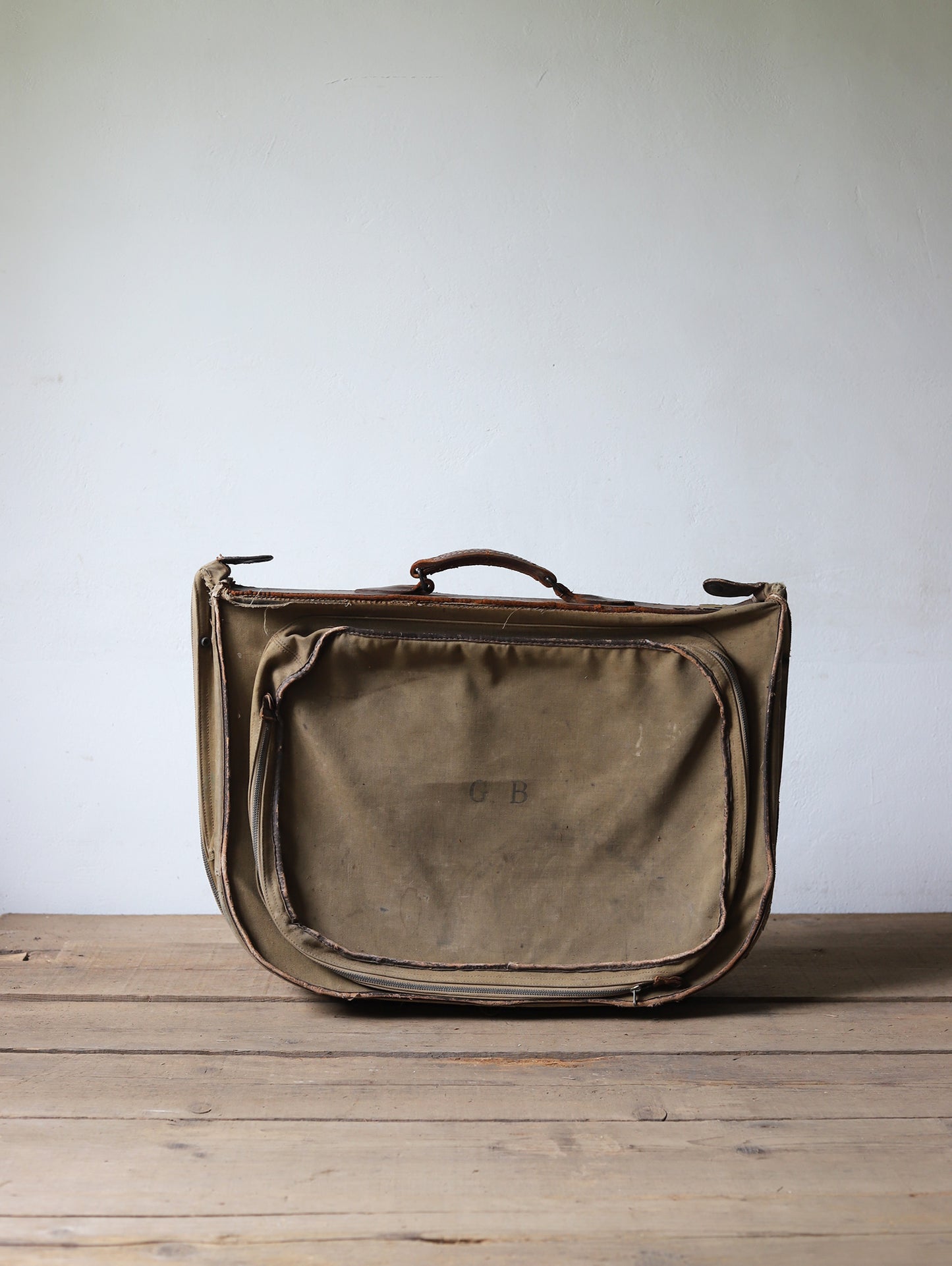 GARMENT BAG