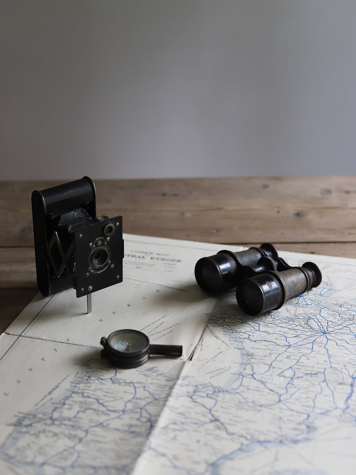 BINOCULARS