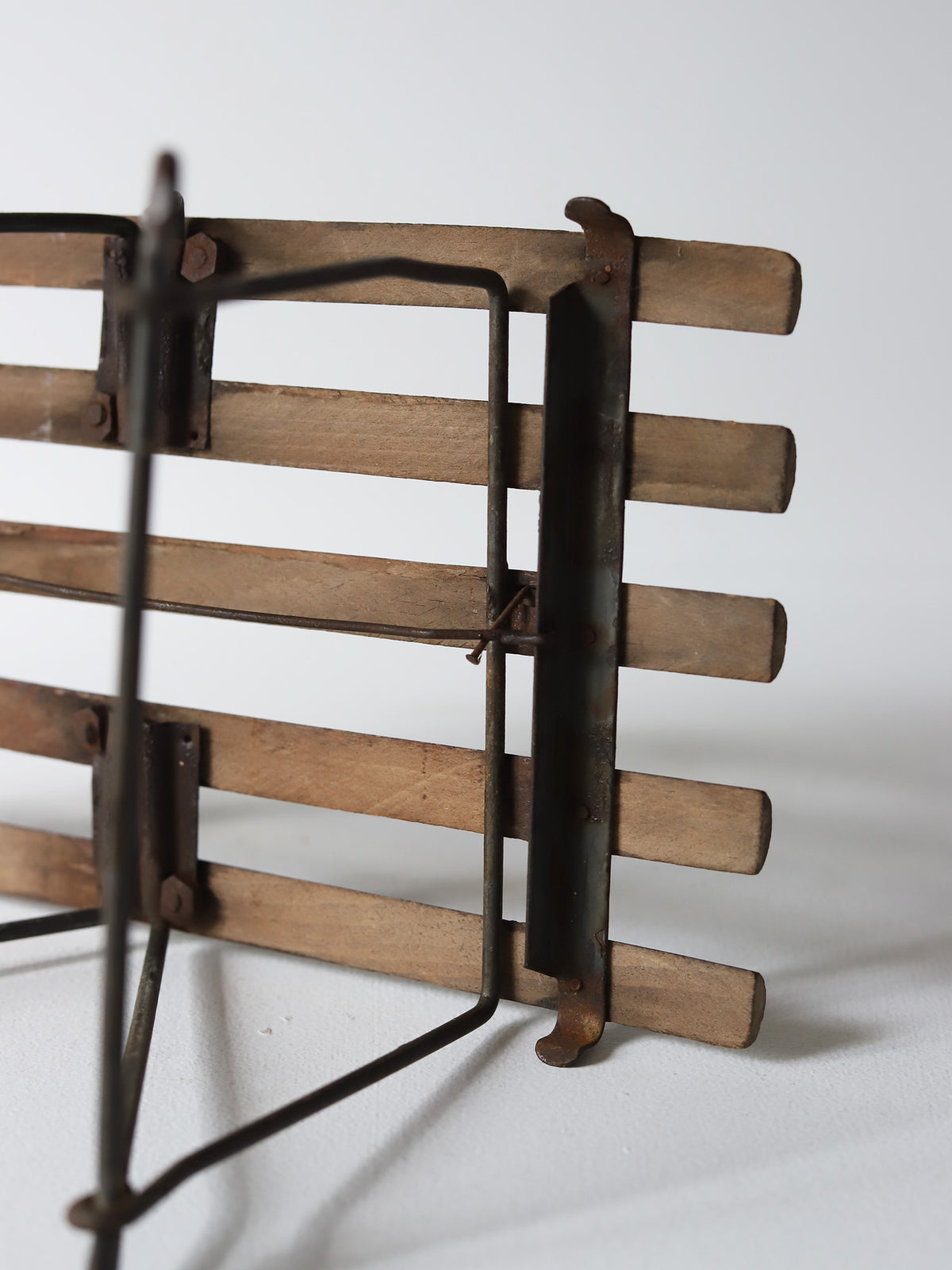 FOLDING STOOL