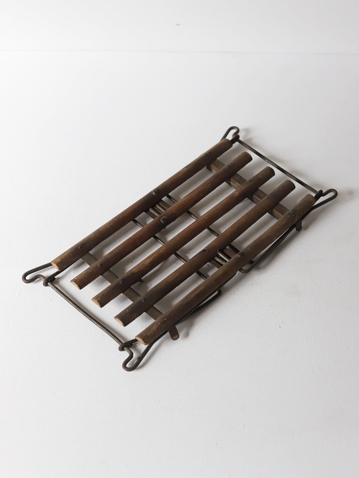 FOLDING STOOL