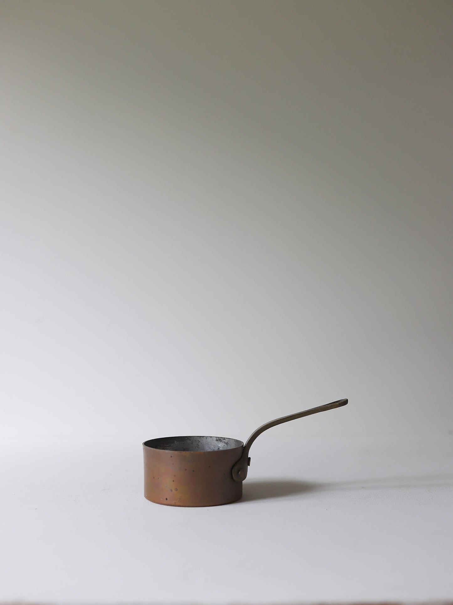COPPER SMALL POT : B
