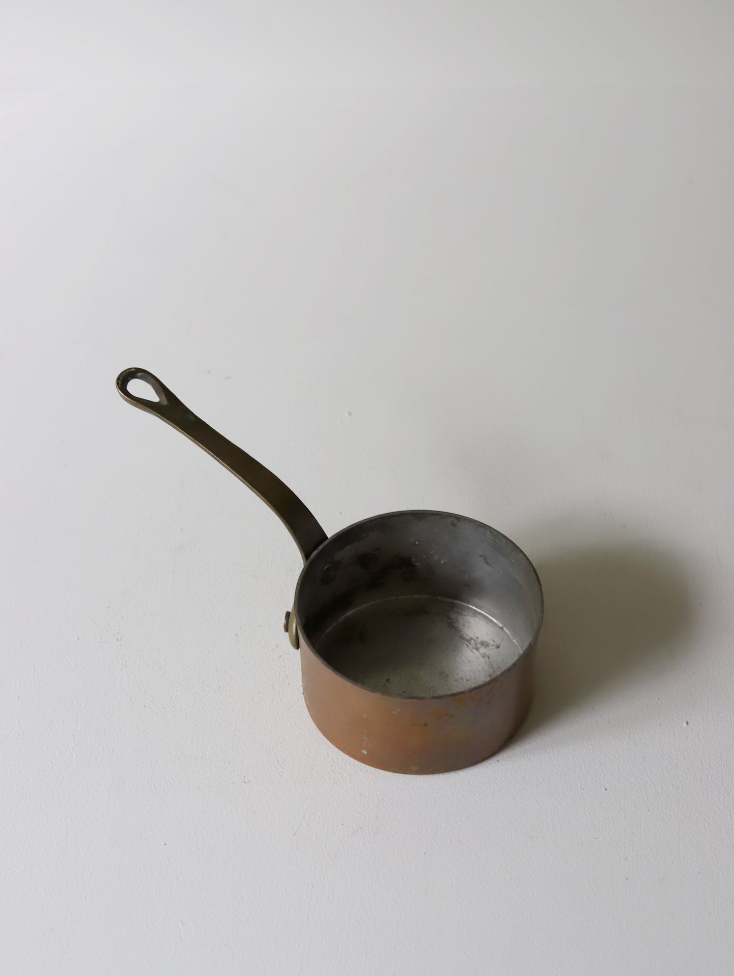 COPPER SMALL POT : B
